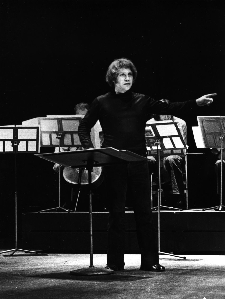 Gilbert AMY alkotó: Bernard Perrine