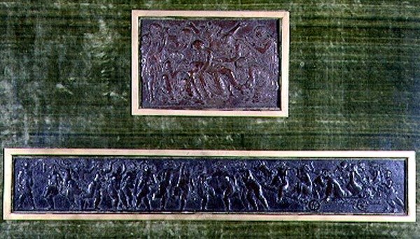 Bacchus diadala és Krisztus lerakódása (bronz) alkotó: Bertoldo di Giovanni