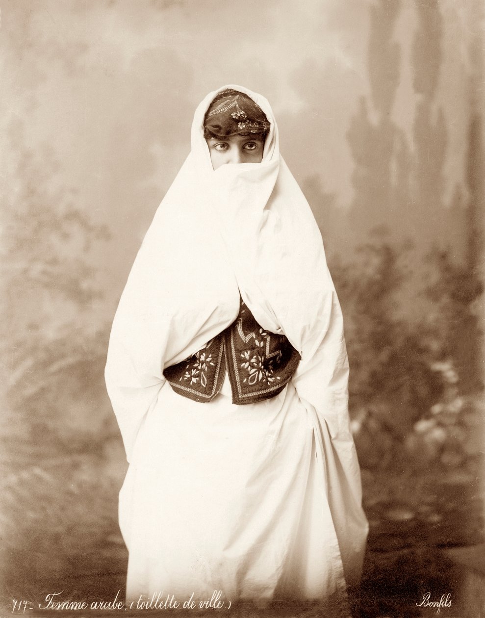 Palesztin jelmezt viselő nő, 1867-98 körül alkotó: Bonfils Studio