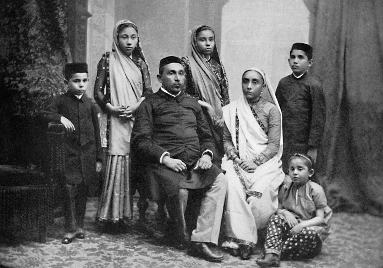Egy Parsi család, 1902 alkotó: Bourne and Shepherd