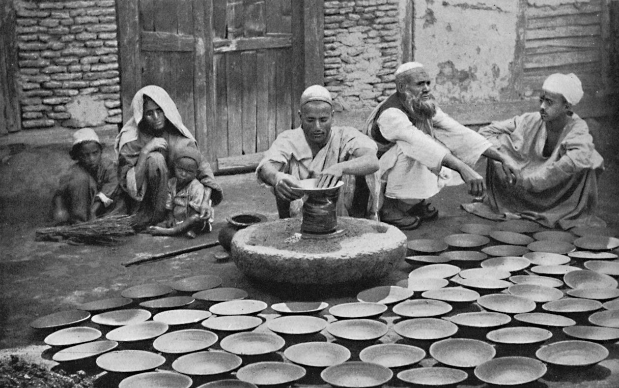 Kasmíri fazekasok munka közben, 1902 alkotó: Bourne and Shepherd