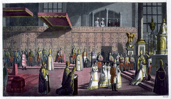 Magyarország királynőjét koronázó prímása a kollégiumi templomban, Westprim, Magyarország, Jules Ferrario „Le Costume Ancien et Moderne” 5. táblája, az 1820-as és 30-as évek körül megjelent (színes litó) alkotó: Bramati Bramati