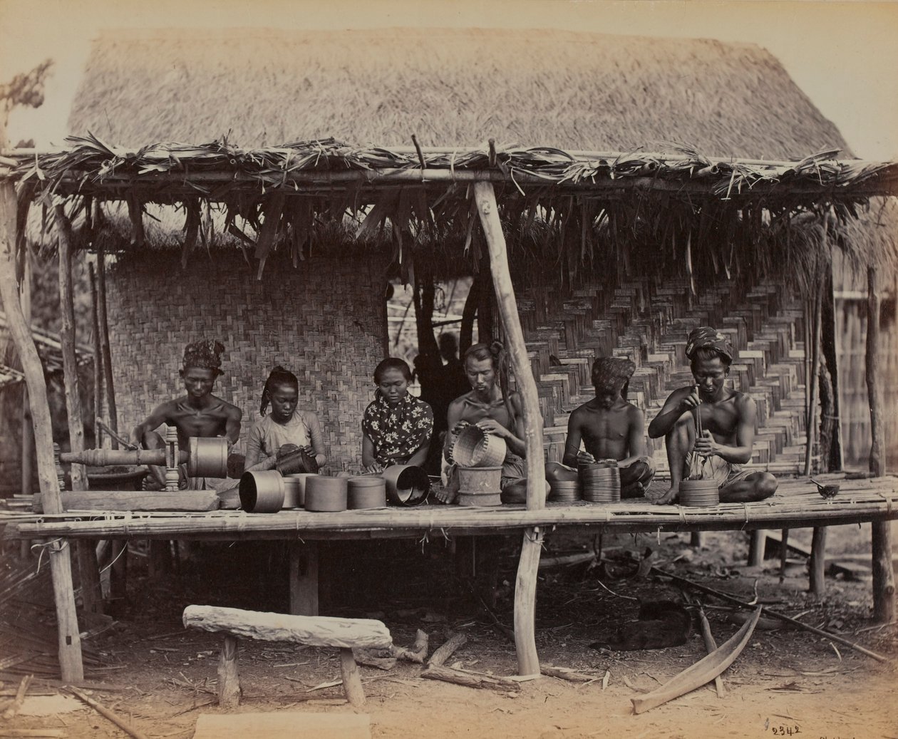 Burmai lakakészítés, 1887 alkotó: British Photographer