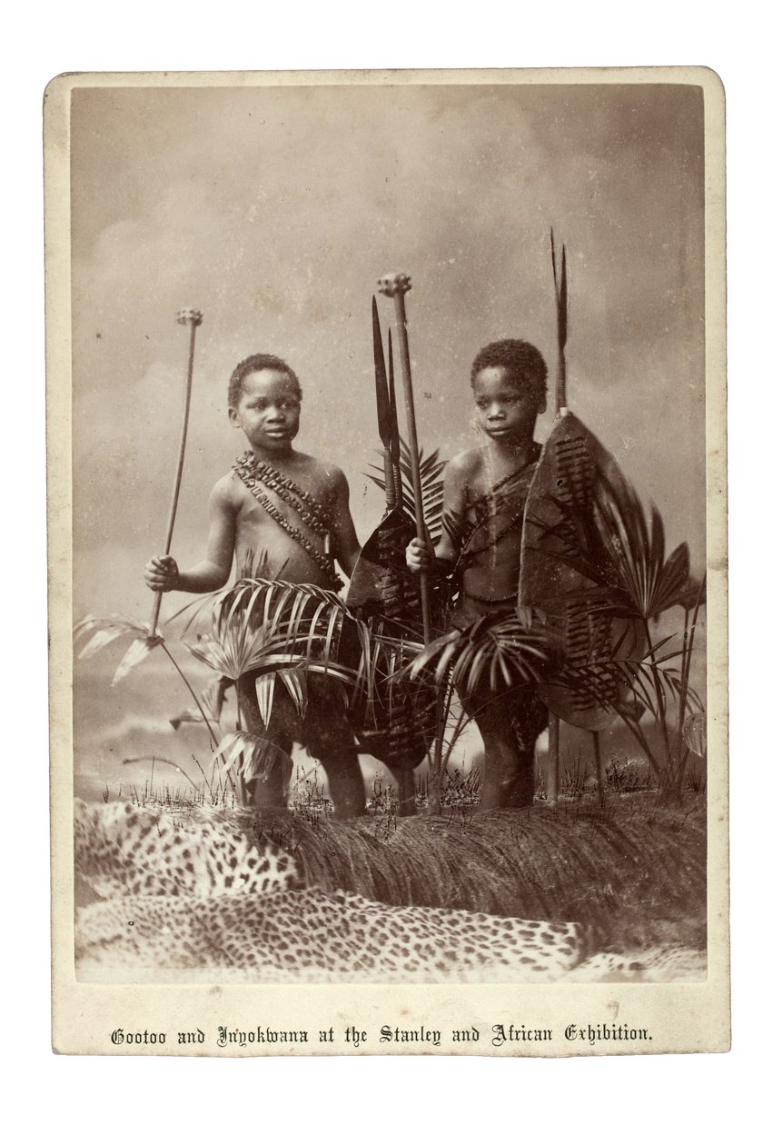 Gootoo és Inyokwana a Stanley és Afrikai Kiállításon, London, 1890 (zselatin ezüst nyomat) alkotó: British Photographer