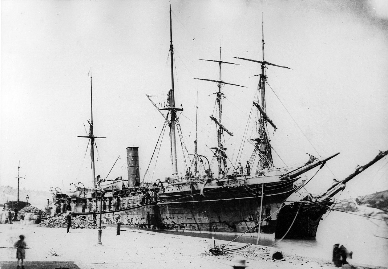 HMS Ebro a St Lucia szén-dioxid-állomáson, 1880-as évek körül alkotó: British Photographer