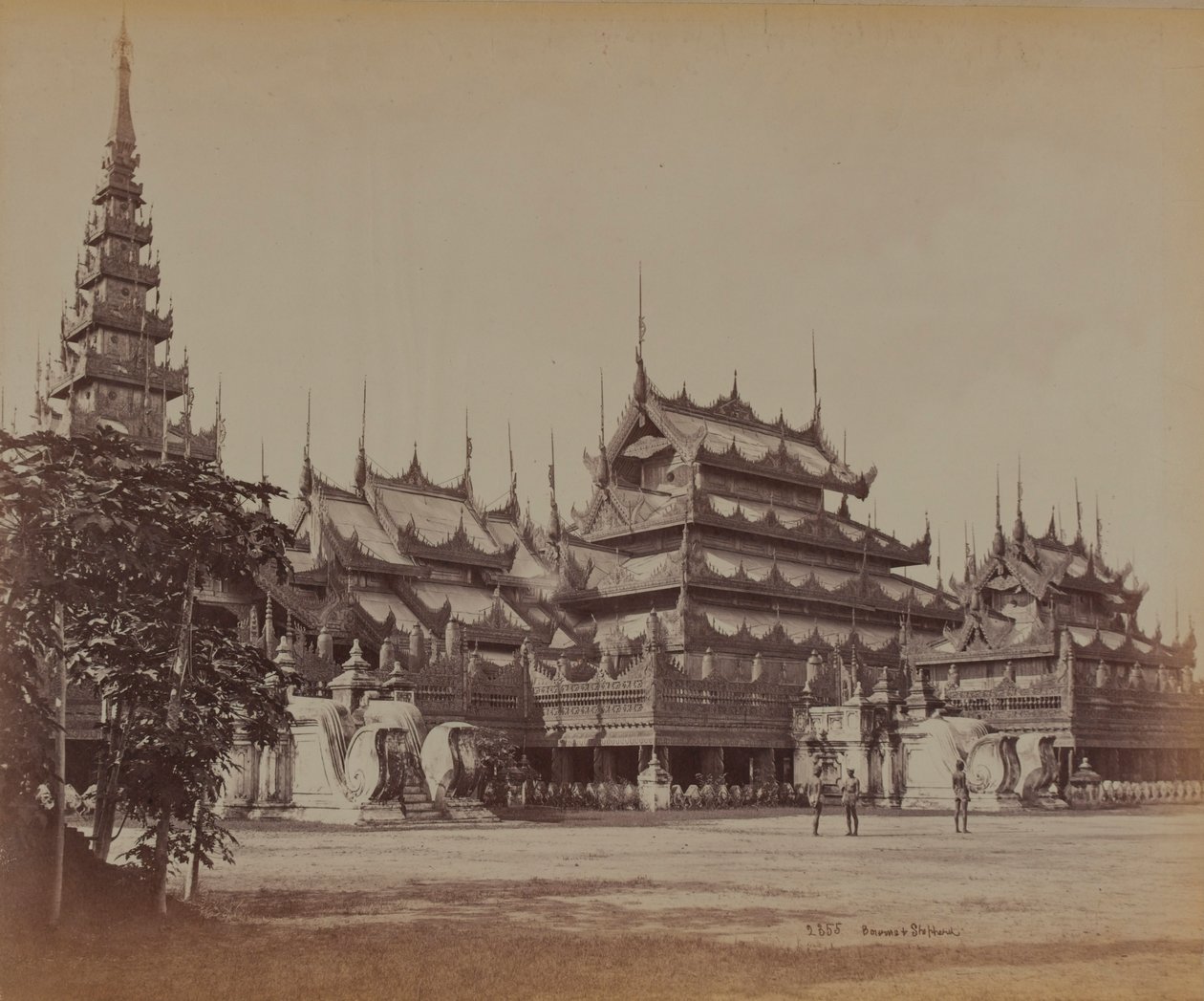 A Queens Golden Pagoda alkotó: British Photographer