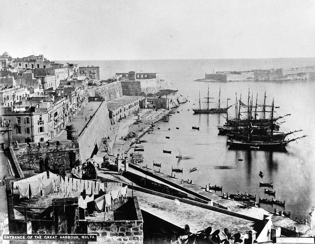 A Nagy Kikötő bejárata, Málta, 1880 körül alkotó: British Photographer