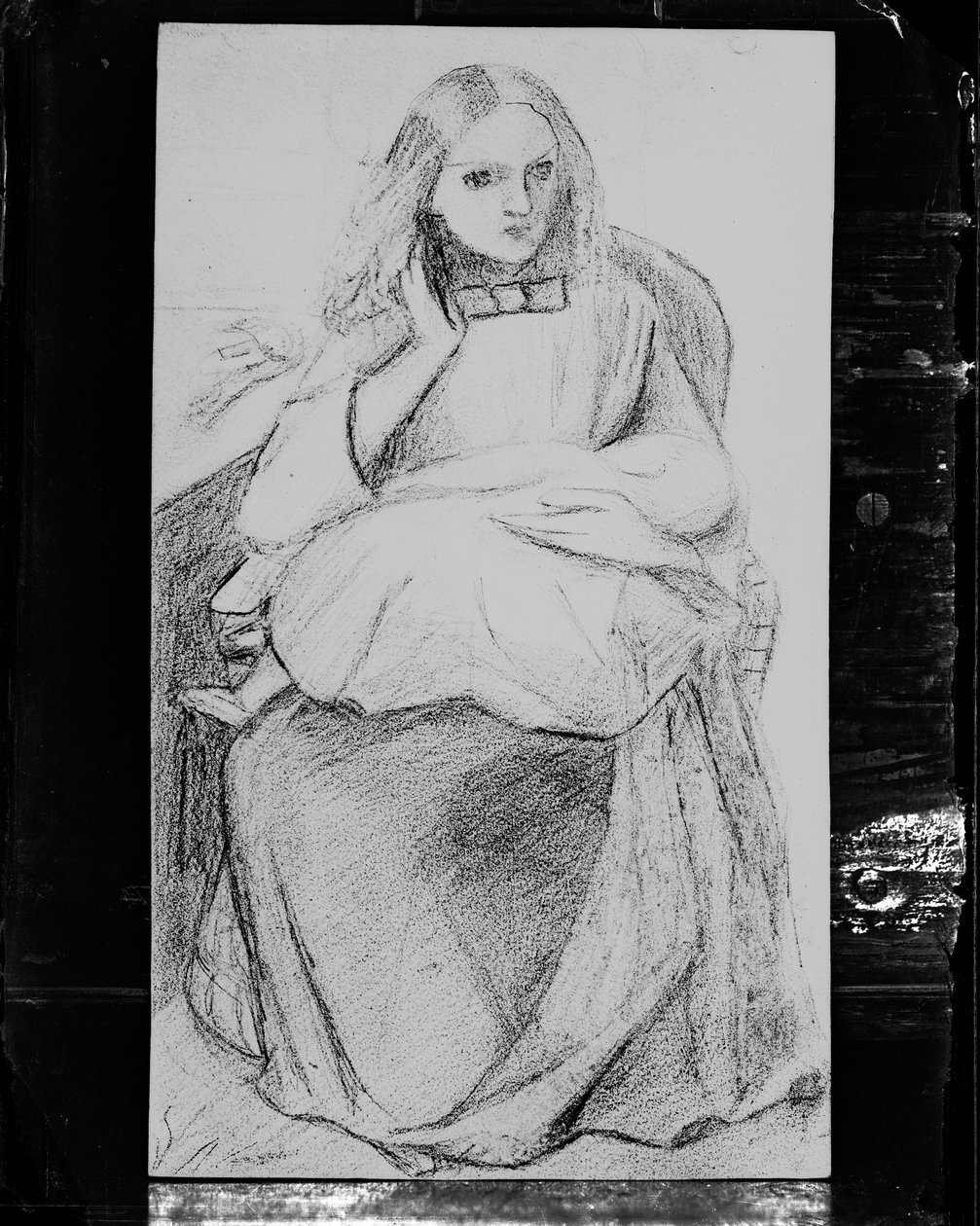 Fényképes reprodukció a "Figure Study of Seated Woman with Child" (Ülő nő gyermekével) című alkotásról alkotó: British Photographer