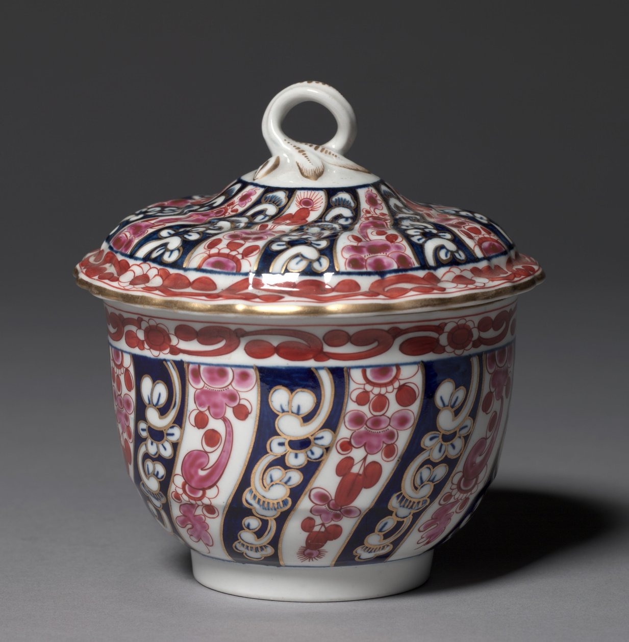 Fedett tál, gyártó Worcester Porcelain Factory, 1770 körül alkotó: British School