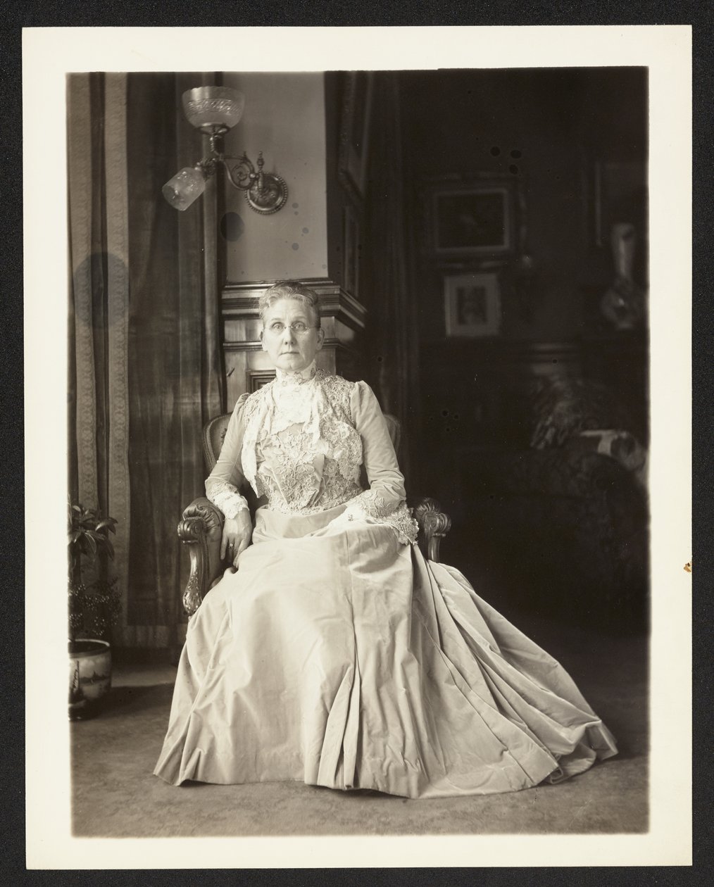 Mrs. John Arbuckle, 1900-1910 körül alkotó: Burr William McIntosh