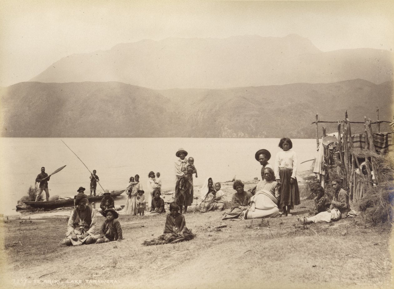 Te Ariki - Tarawera-tó, 1885 körül (albumin nyomat) alkotó: Burton Brothers Studio