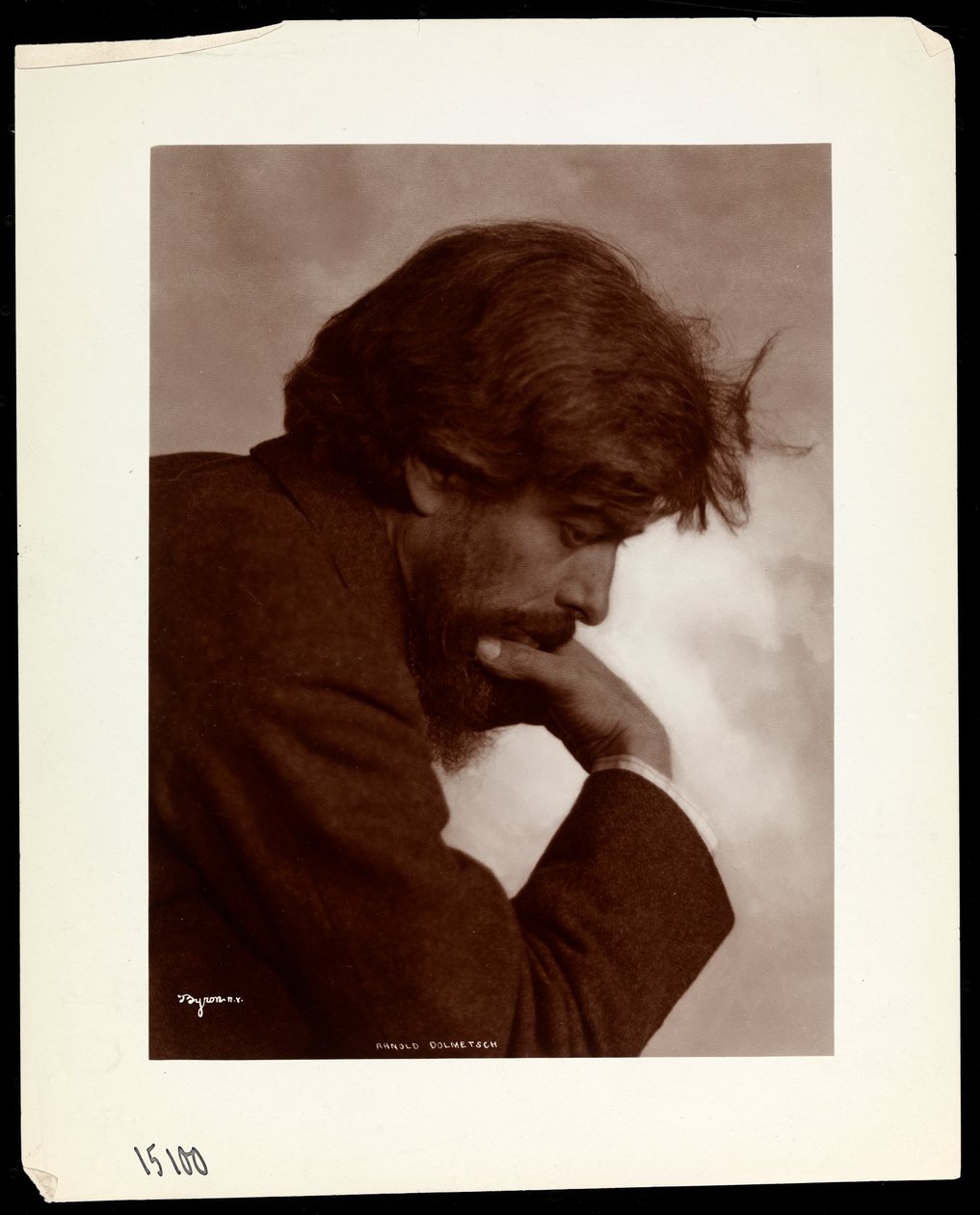 Arnold Dolmetsch, 1902 körül (ezüst zselatin nyomat) alkotó: Byron Company
