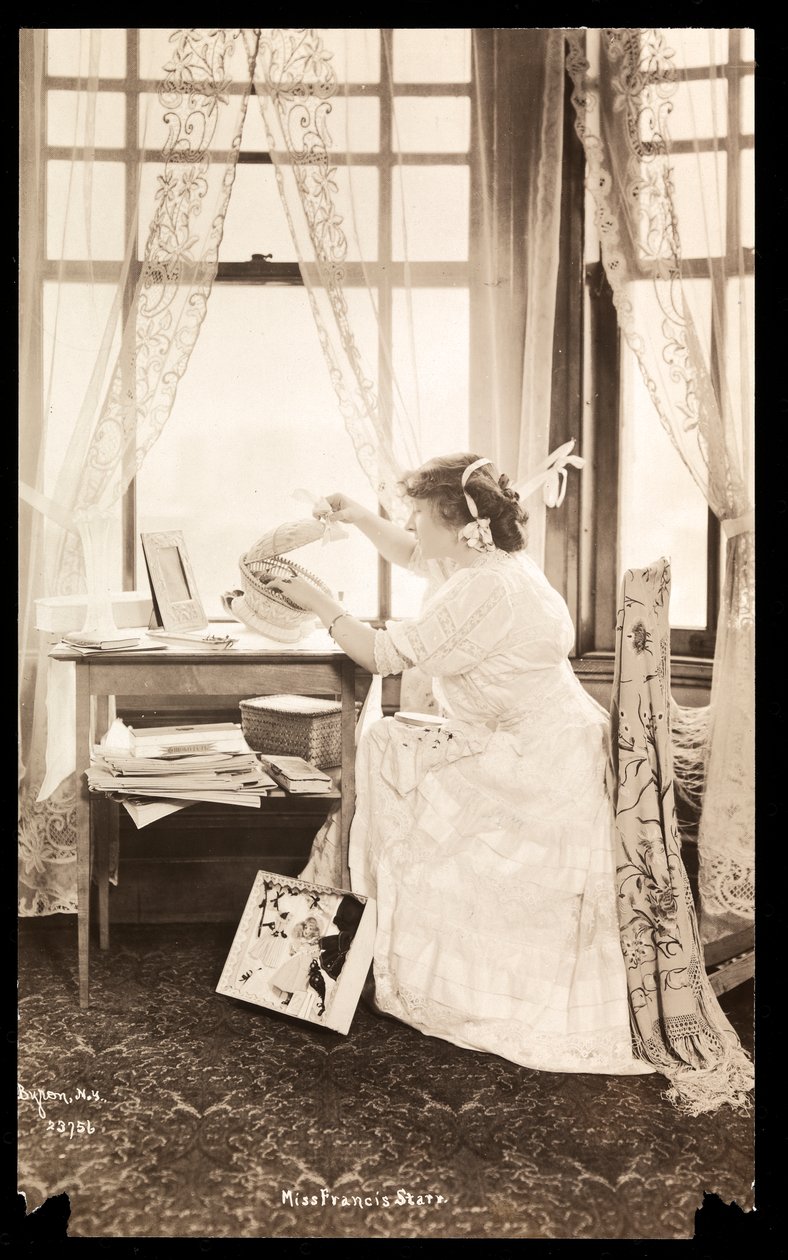 Frances Starr New York-i otthonában (ezüst zselatin nyomat) alkotó: Byron Company