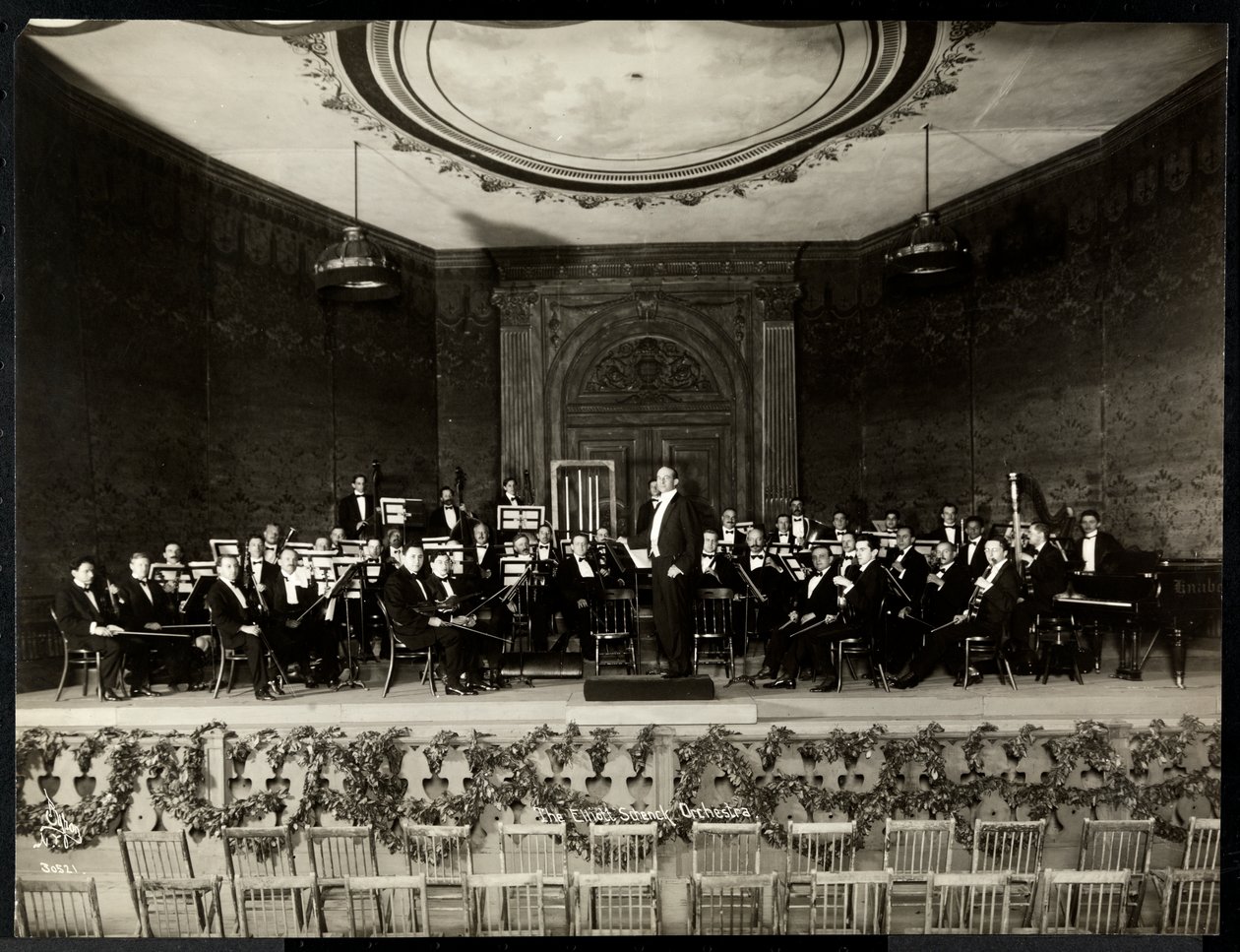 Teljes zenekar a színpadon, New York, 1911 (ezüst zselatin kép) alkotó: Byron Company