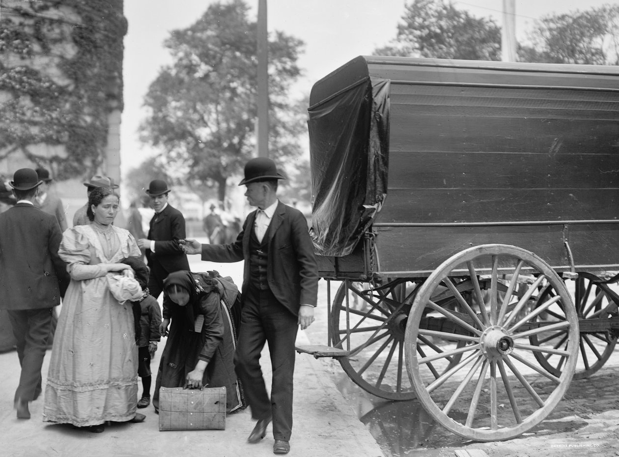 Bevándorlók a Battery Parkban, New York, N.Y., 1900 körül alkotó: Byron Company