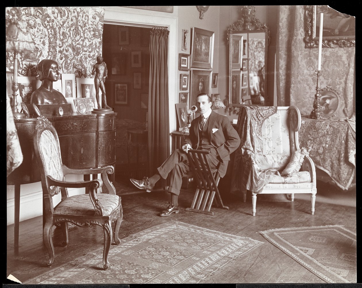 Malcolm Strauss New York-i stúdiójában, 1895 körül (ezüst zselatin nyomat) alkotó: Byron Company