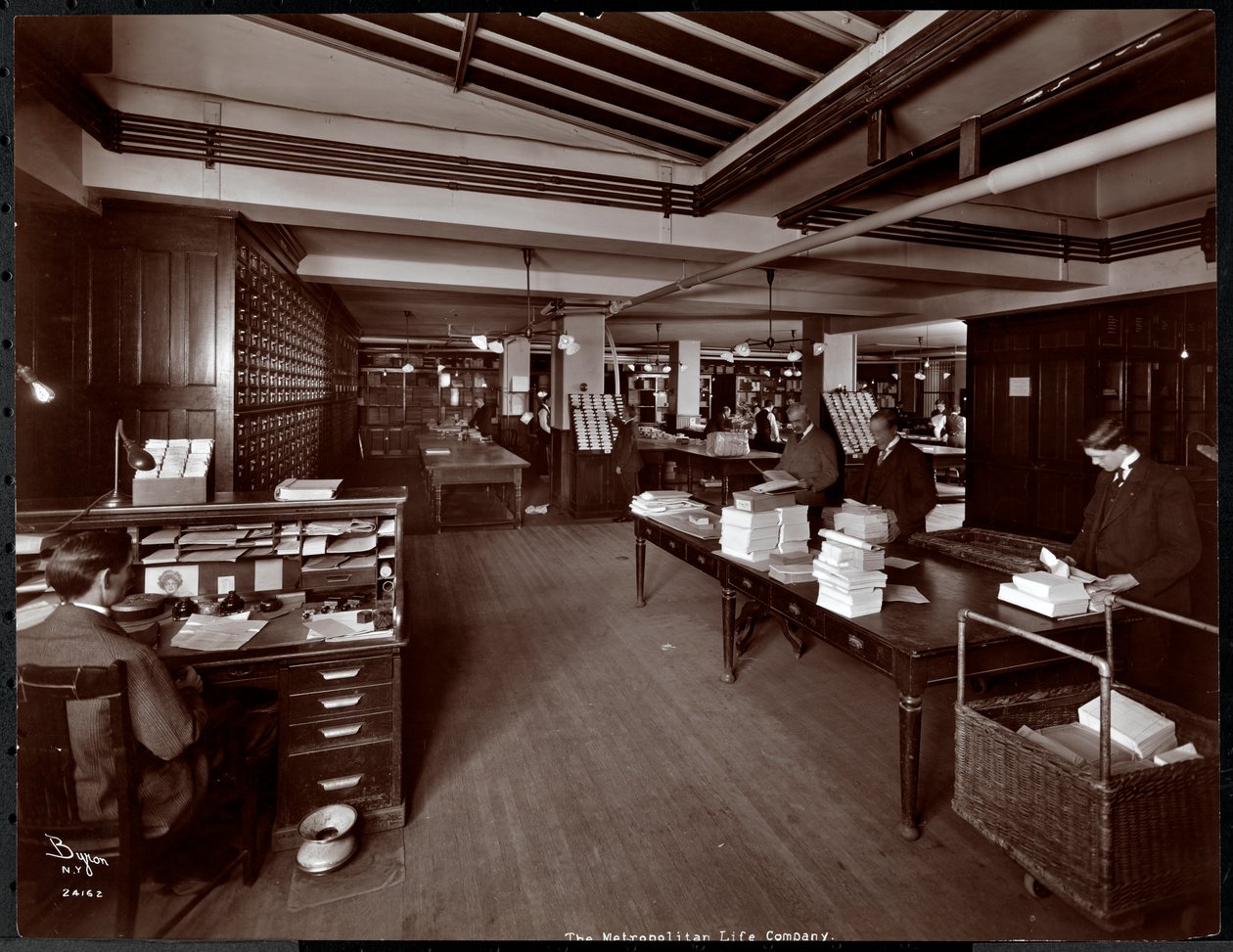 Férfiak dolgoznak a Metropolitan Life Insurance Co.-nál, a 23. utca és a Madison Avenue sarkán, New York, 1907 (ezüstzselatinos nyomat) alkotó: Byron Company