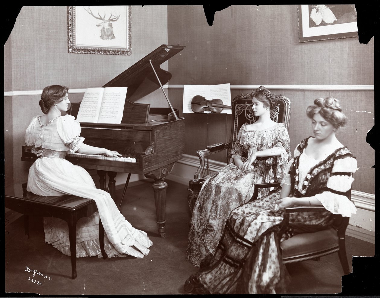 Zongoraest, New York, 1907 (ezüst zselatin nyomat) alkotó: Byron Company