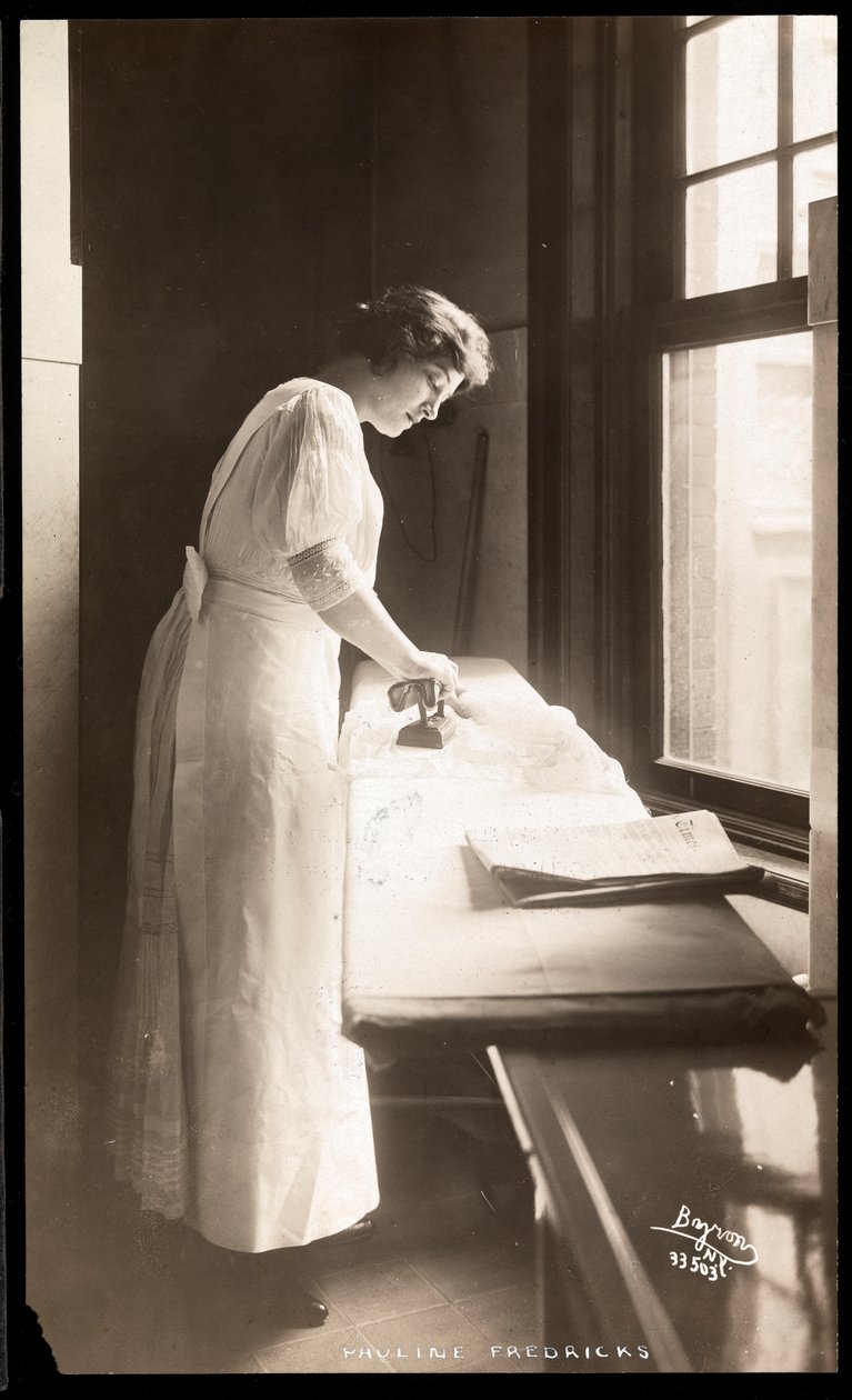 Pauline Frederick portréja, 1914 körül (ezüst zselatin nyomat) alkotó: Byron Company