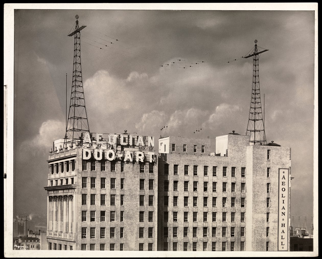 The Aeolian Building, 29 West 42nd Street, New York, 1923 (ezüst zselatin nyomat) alkotó: Byron Company