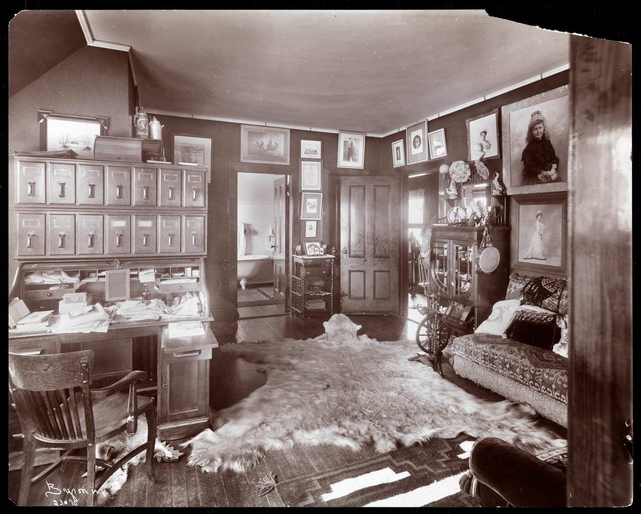 Az iroda Madame Schumann-Heink rezidenciájában, 1906 (ezüst zselatin nyomat) alkotó: Byron Company
