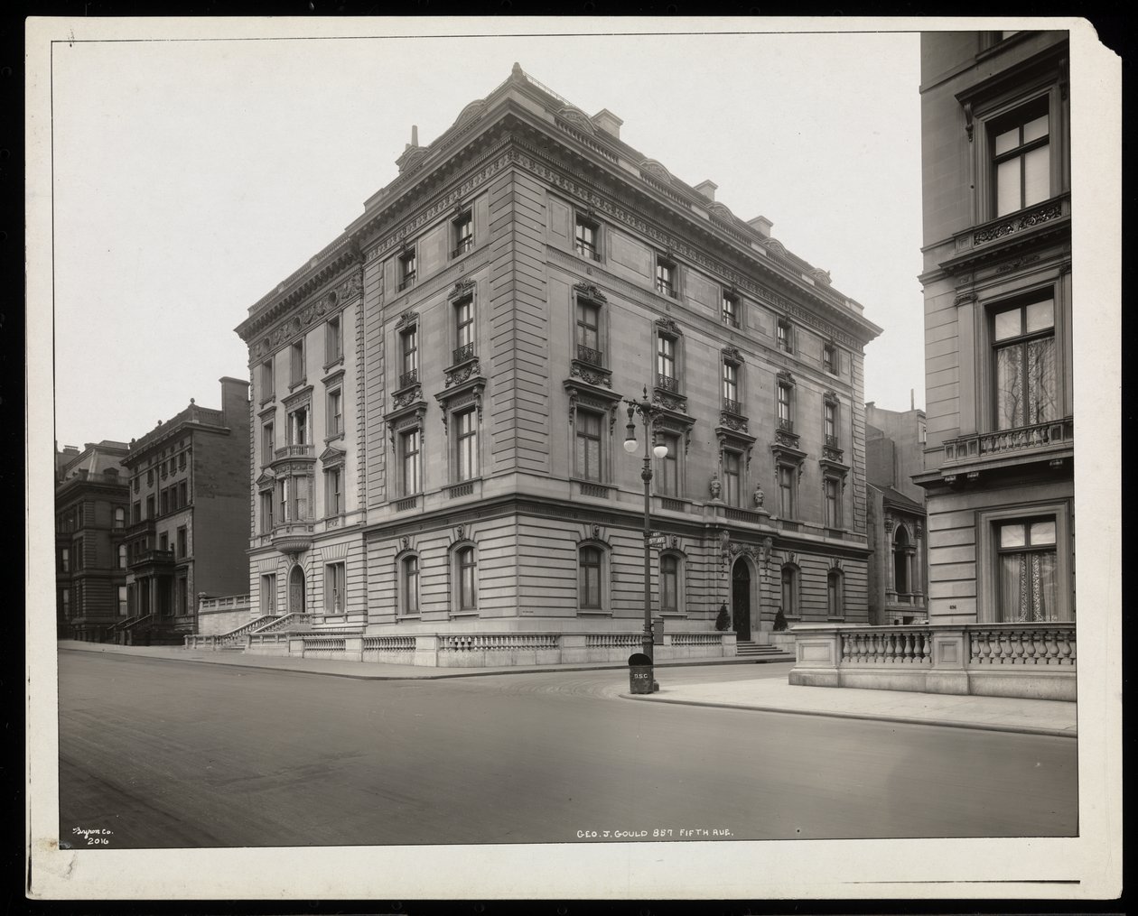 A második George J. Gould rezidencia ezen a helyen, a 67. utcában, New Yorkban, 1921 (ezüst zselatin nyomat) alkotó: Byron Company