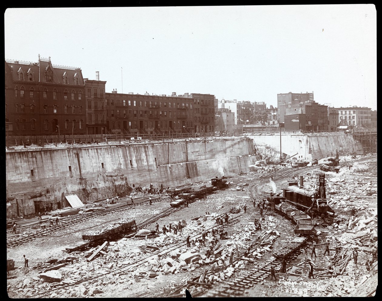 Munkások a Pennsylvania Station hatalmas ásatásán, New York, 1904 (ezüstzselatinos nyomat) alkotó: Byron Company