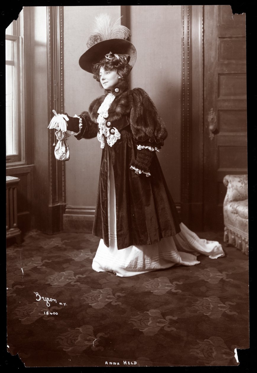 Anna Held, 1904 (ezüst zselatin nyomat) alkotó: Byron Company
