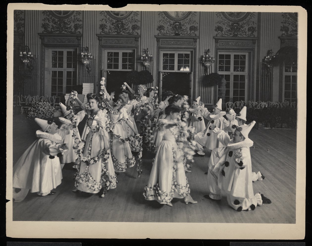 Tánc a James Hazen Hyde Ball-on, New York, 1905. január 31. (ezüst zselatin nyomat) alkotó: Byron Company
