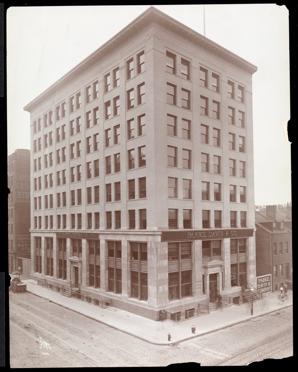 A Parke, Davis és Co. épületének külső nézete, Hudson és Vestry Streets, New York, 1910 (ezüst zselatinos nyomat) alkotó: Byron Company