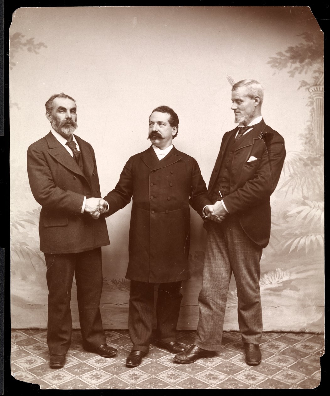 Samuel Gompers, John Burns és Holmes munkásvezetők, 1893-4 (ezüst zselatinos nyomat) alkotó: Byron Company
