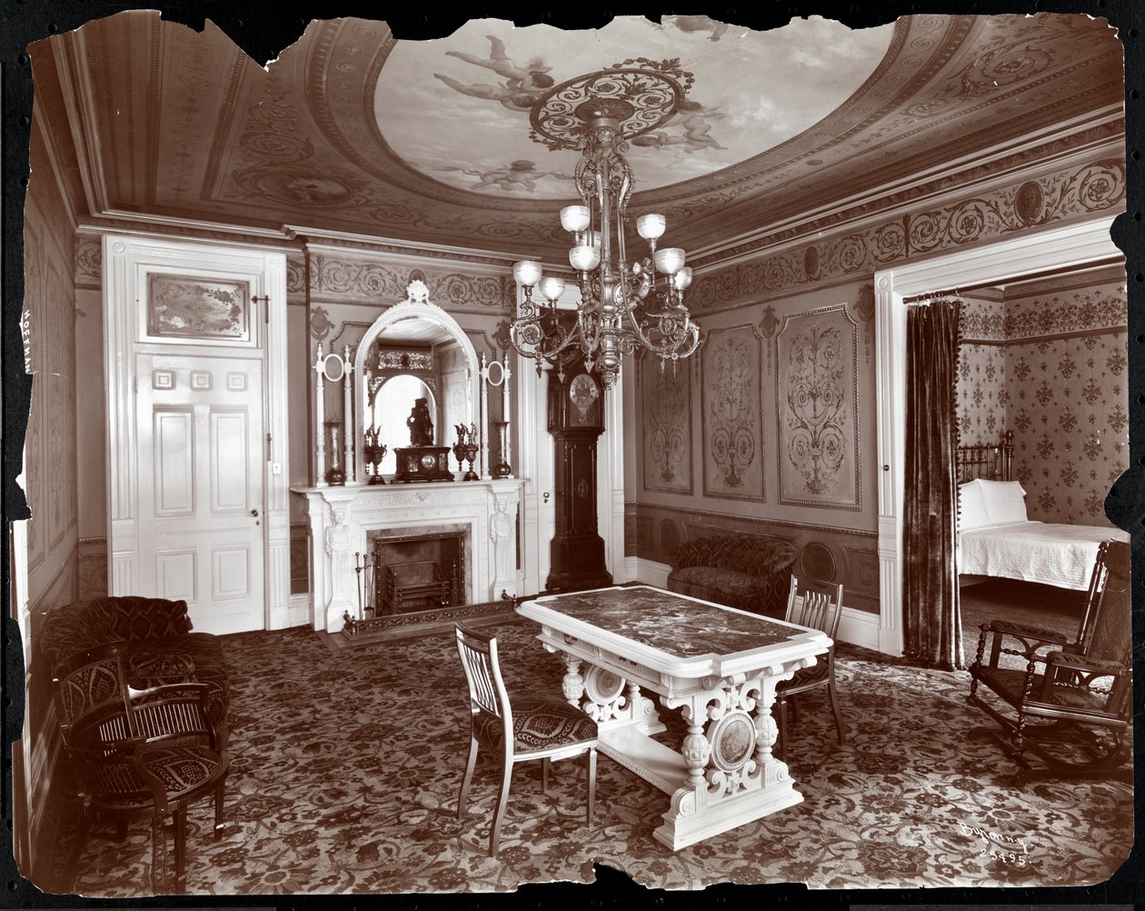 A Hoffman House Hotel privát nappalija, 1907 (ezüstzselatinos nyomat) alkotó: Byron Company
