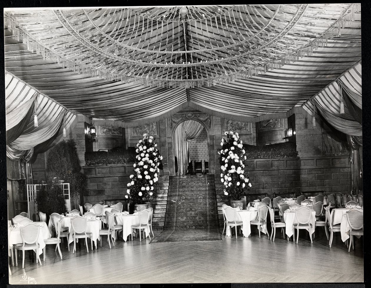 A Ritz-Carlton Hotel fogadószobája, 1915 vagy 1916 (ezüst zselatin nyomat) alkotó: Byron Company