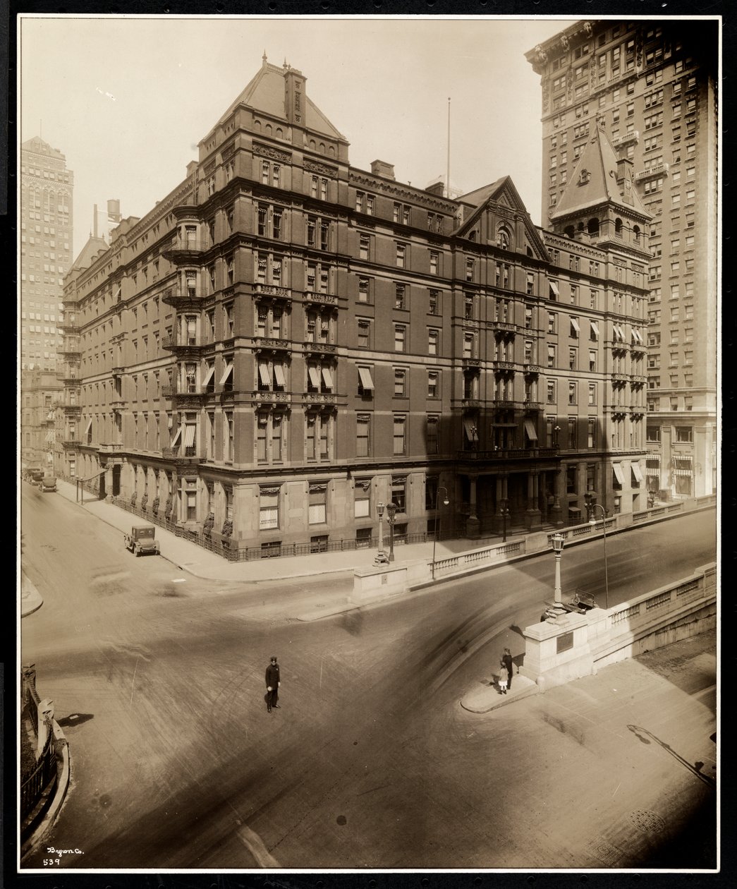 The Murray Hill Hotel, Park Avenue és 40th Street, New York, 1919 (ezüst zselatin nyomat) alkotó: Byron Company