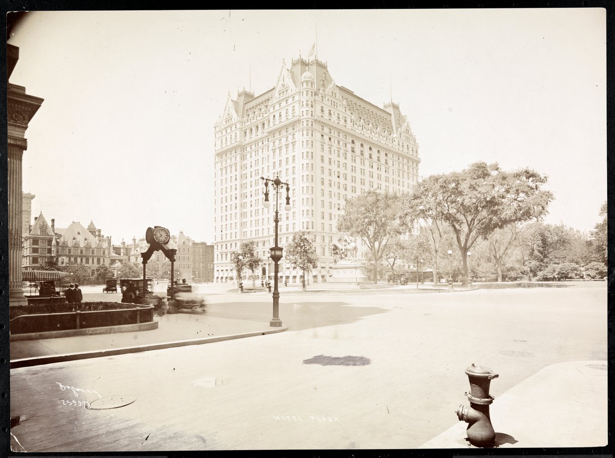 The Plaza Hotel, 5. sugárút és 59. utca, New York, 1907 (ezüstzselatinos nyomat) alkotó: Byron Company