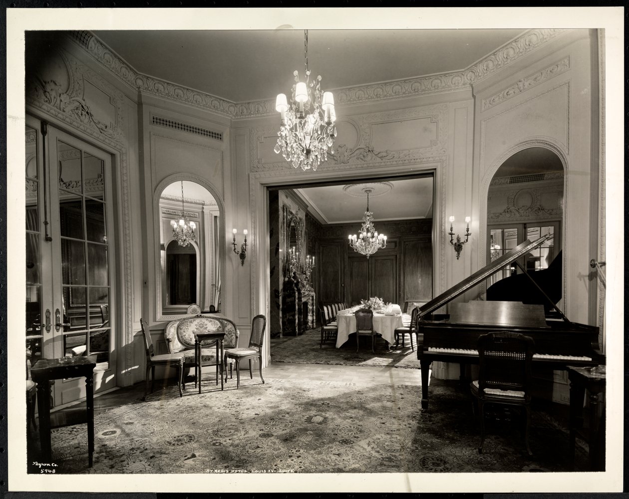 A XVI. Lajos lakosztály zeneszobája a Hotel St. Regisben, 1937 (ezüst zselatin nyomat) alkotó: Byron Company