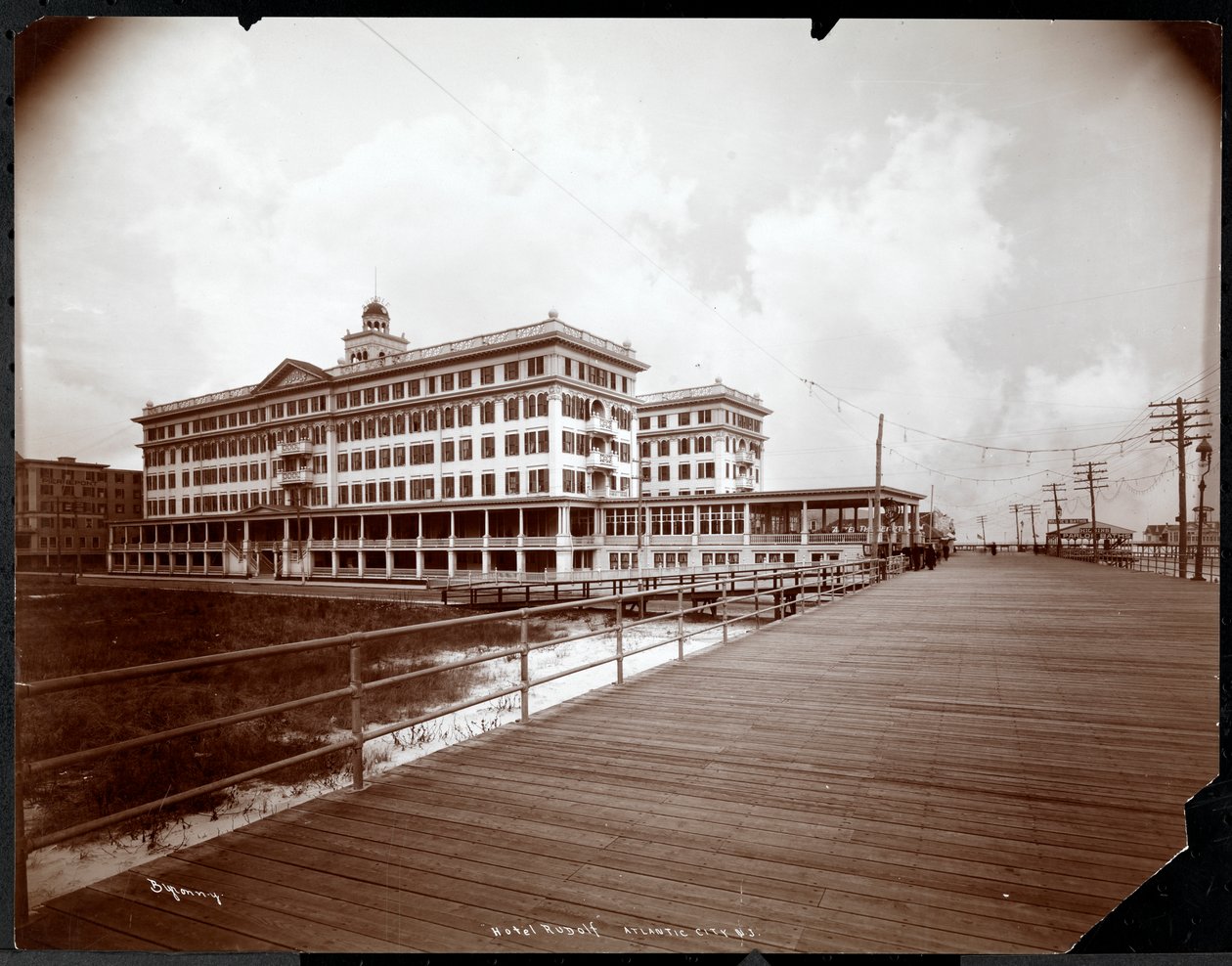 Kilátás a Hotel Rudolfra, Atlantic City, New Jersey, 1908 (ezüst zselatin nyomat) alkotó: Byron Company