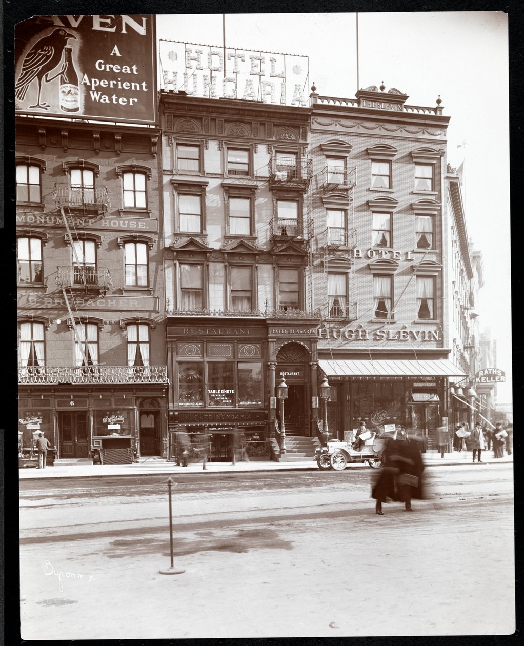 Kilátás a Hotel Hungaria és a Hotel Hugh Slevin épületére a Union Square East és a 14th Street-en, New York, 1905 (ezüst zselatin nyomat) alkotó: Byron Company