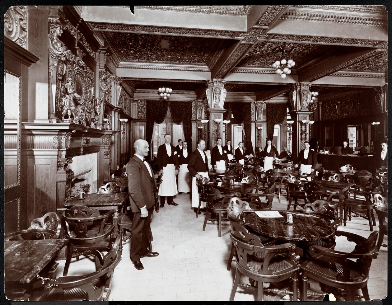 Pincérek a Hotel Delmonico kávézójában, 1902 (ezüst zselatinos nyomat) alkotó: Byron Company