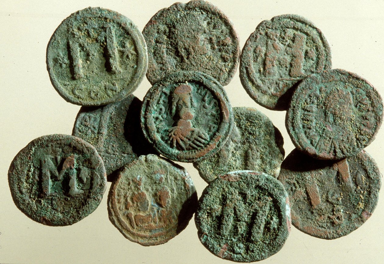 Érmék, találtak a Tiberias ásatásaiban (fém) alkotó: Byzantine
