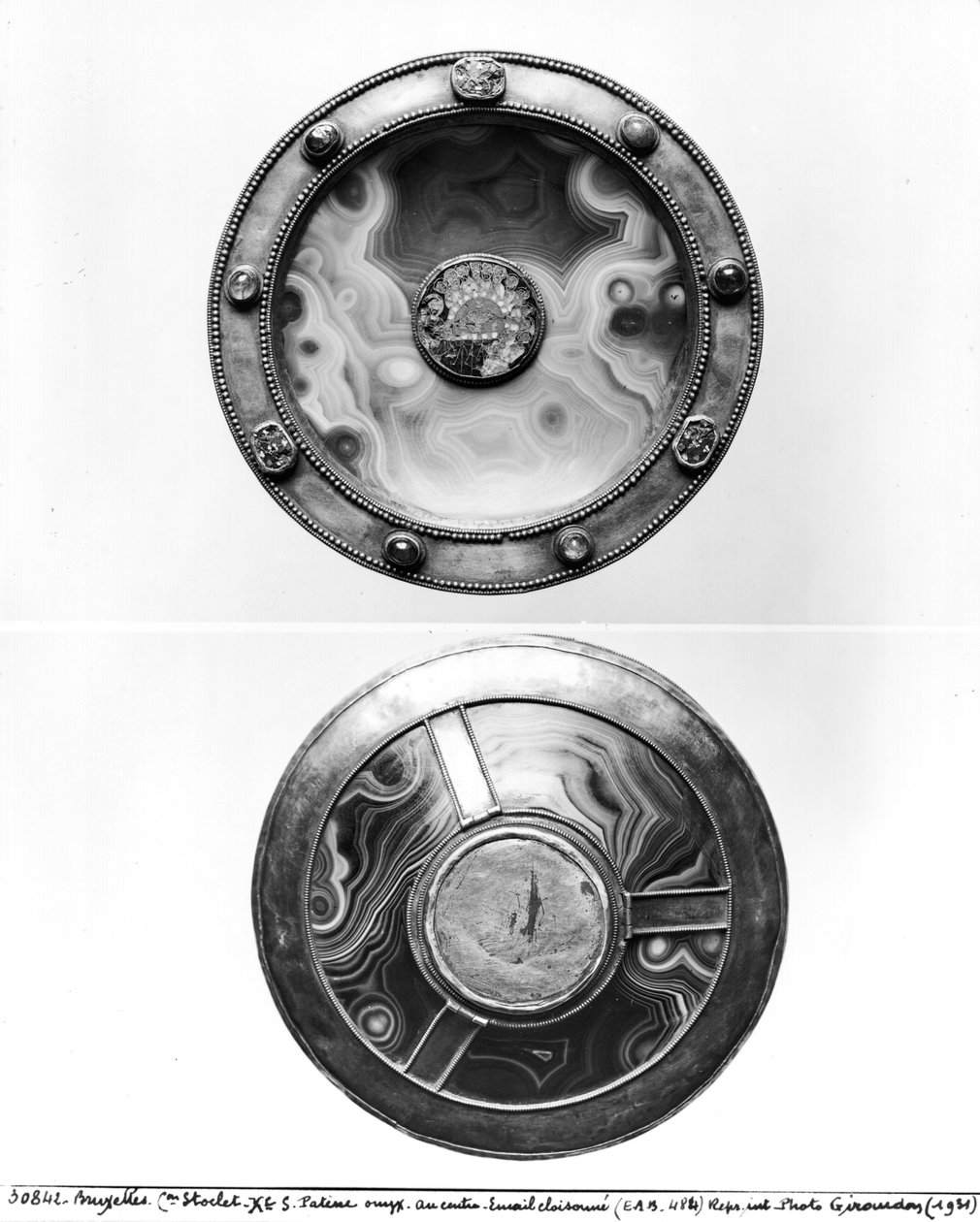 Paten az utolsó vacsorát ábrázoló medalionnal, 9-10. század (ónix és zománc) alkotó: Byzantine