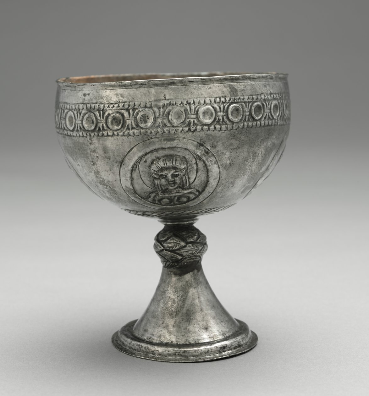 Kehely a Beth Misona Kincsből, Konstantinápoly vagy Szíria, 500-700 körül (ezüst) alkotó: Byzantine Byzantine