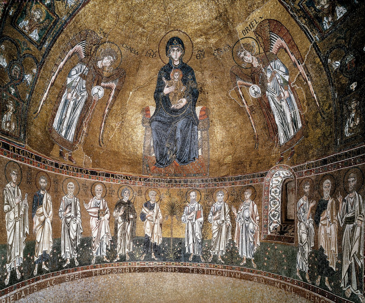 Trónoló Szűz arkangyalokkal és apostolokkal (mozaik) alkotó: Byzantine School