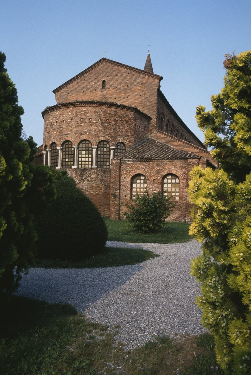 A chevet külső képe alkotó: Byzantine School