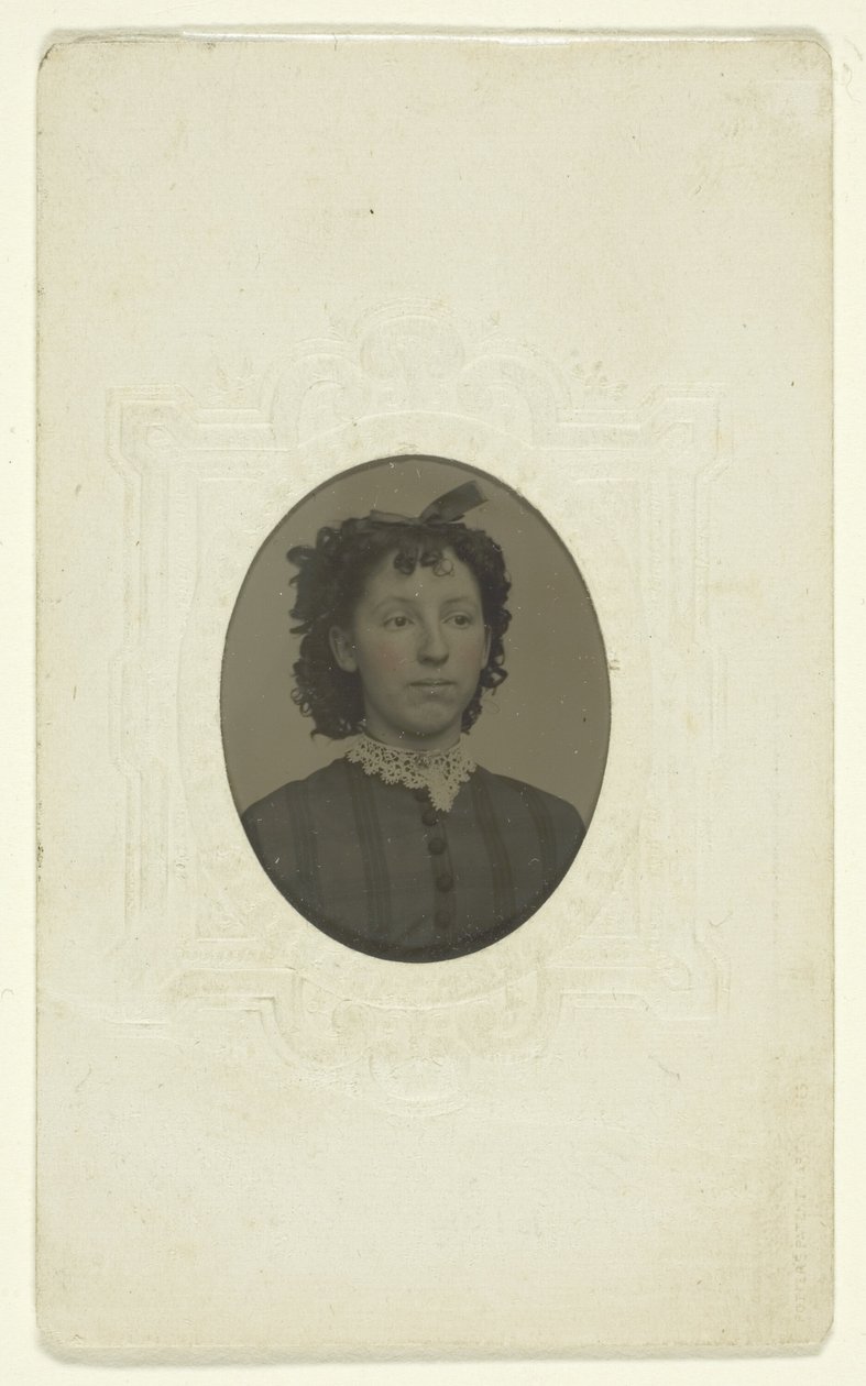 Viola Mead portréja alkotó: C. W. Mitchell
