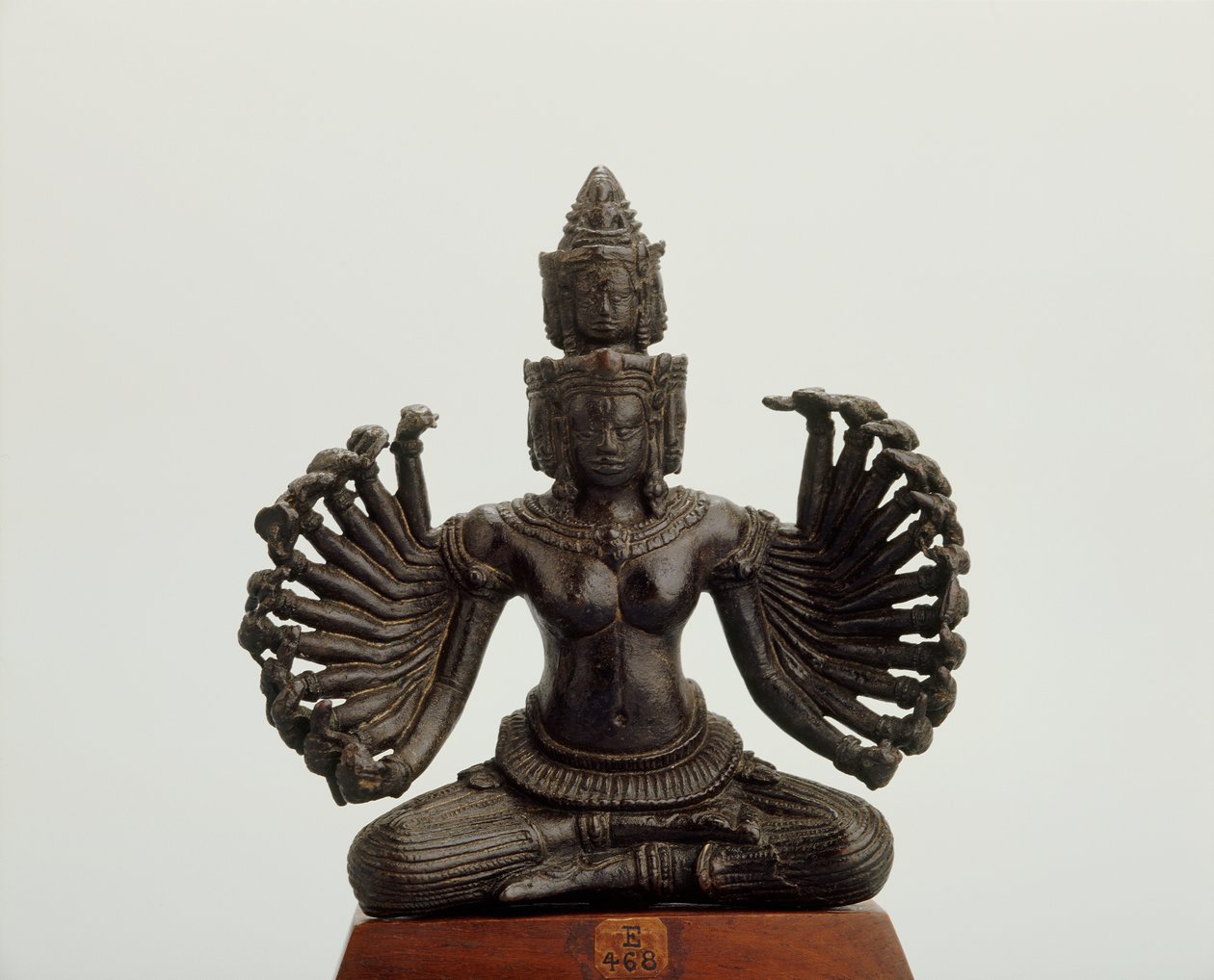 Prajnaparamita (bronz) alkotó: Cambodian School