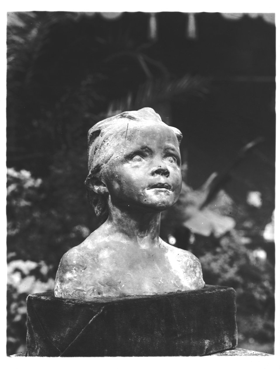 Jeanne mint gyermek, avagy A kis hölgy (gipsz) alkotó: Camille Claudel