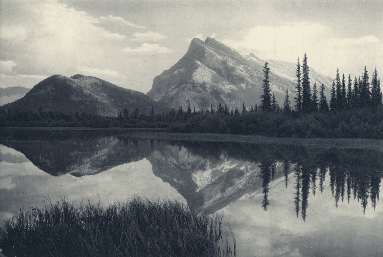 A kanadai Sziklás-hegység: Banff és a Vermillion Lakes (fekete-fehér fotó). alkotó: Canadian Photographer