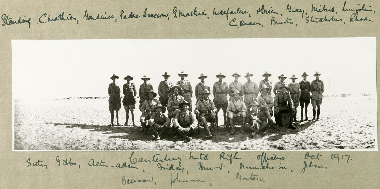 Canterbury lovas puskás tisztek, 1917. október alkotó: Capt. Arthur Rhodes