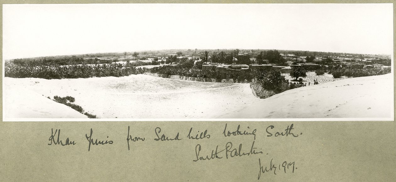 Khan Yunis a homokdombokról délre néz, Dél-Palesztina, 1917. július alkotó: Capt. Arthur Rhodes